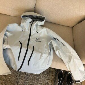Arc'teryx Men's White Jacket